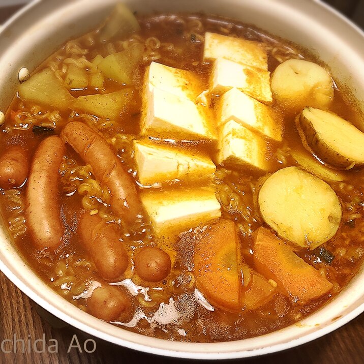 辛い物好きな方にはたまらない！辛ラーメンカレー鍋